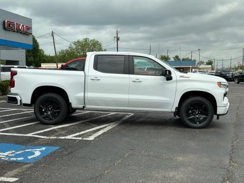 New Summit White 2026 Chevrolet Silverado 1500 RST 4WD - photo 4 - Stock #260822