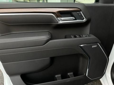 New Summit White 2026 Chevrolet Silverado 1500 LT Trail Boss 4WD - photo 10 - Stock #260756