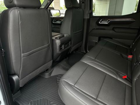 New Summit White 2026 Chevrolet Silverado 1500 LT Trail Boss 4WD - photo 14 - Stock #260756