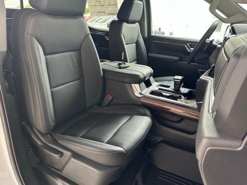 New Summit White 2026 Chevrolet Silverado 1500 LT Trail Boss 4WD - photo 16 - Stock #260756