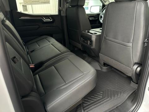 New Summit White 2026 Chevrolet Silverado 1500 LT Trail Boss 4WD - photo 17 - Stock #260756