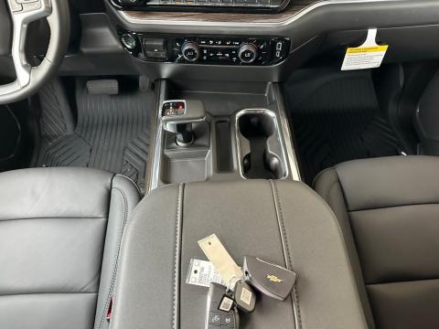 New Summit White 2026 Chevrolet Silverado 1500 LT Trail Boss 4WD - photo 20 - Stock #260756