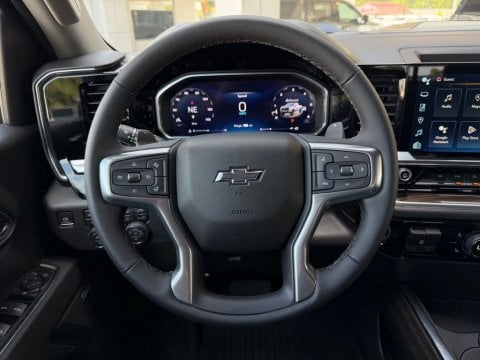 New Summit White 2026 Chevrolet Silverado 1500 LT Trail Boss 4WD - photo 17 - Stock #261319