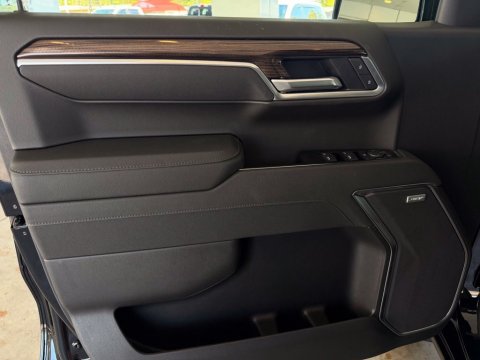 New Black 2026 Chevrolet Silverado 1500 LT Trail Boss 4WD - photo 11 - Stock #261417