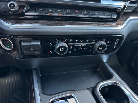 New Summit White 2026 Chevrolet Silverado 1500 LT Trail Boss 4WD - photo 24 - Stock #261030