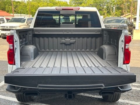 New Summit White 2026 Chevrolet Silverado 1500 LT Trail Boss 4WD - photo 6 - Stock #261030