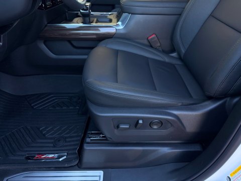 New Summit White 2026 Chevrolet Silverado 1500 LT Trail Boss 4WD - photo 12 - Stock #261418