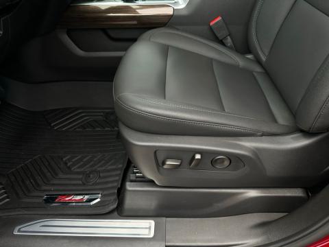 New Radiant Red Tintcoat 2026 Chevrolet Silverado 1500 LT Trail Boss 4WD - photo 11 - Stock #260875