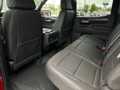 New Radiant Red Tintcoat 2026 Chevrolet Silverado 1500 LT Trail Boss 4WD - photo 14 - Stock #260875