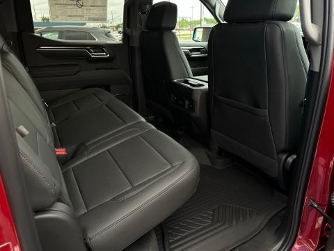 New Radiant Red Tintcoat 2026 Chevrolet Silverado 1500 LT Trail Boss 4WD - photo 17 - Stock #260875