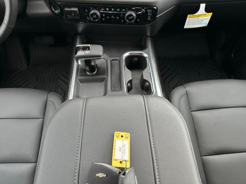 New Radiant Red Tintcoat 2026 Chevrolet Silverado 1500 LT Trail Boss 4WD - photo 20 - Stock #260875