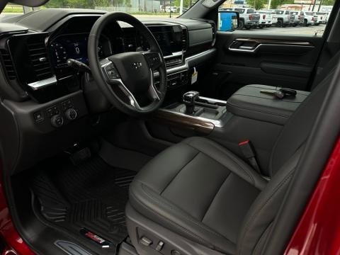 New Radiant Red Tintcoat 2026 Chevrolet Silverado 1500 LT Trail Boss 4WD - photo 9 - Stock #260875