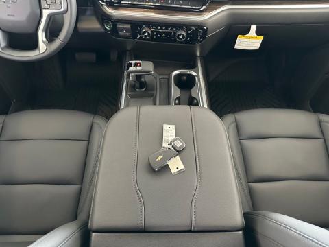 New Summit White 2026 Chevrolet Silverado 1500 LT Trail Boss 4WD - photo 20 - Stock #261068