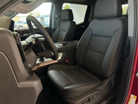 New Radiant Red Tintcoat 2026 Chevrolet Silverado 1500 LT Trail Boss 4WD - photo 12 - Stock #260745