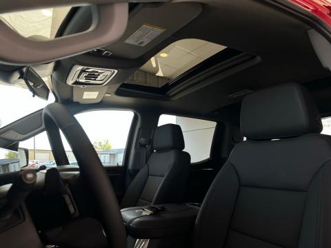 New Radiant Red Tintcoat 2026 Chevrolet Silverado 1500 LT Trail Boss 4WD - photo 13 - Stock #260745