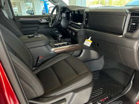 New Radiant Red Tintcoat 2026 Chevrolet Silverado 1500 LT Trail Boss 4WD - photo 15 - Stock #260745