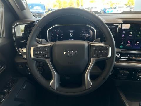 New Radiant Red Tintcoat 2026 Chevrolet Silverado 1500 LT Trail Boss 4WD - photo 18 - Stock #260745