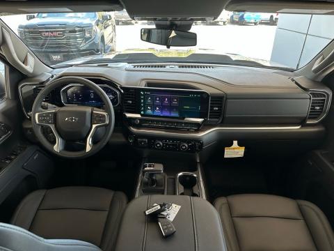 New Radiant Red Tintcoat 2026 Chevrolet Silverado 1500 LT Trail Boss 4WD - photo 19 - Stock #260745