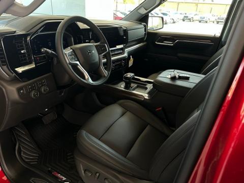 New Radiant Red Tintcoat 2026 Chevrolet Silverado 1500 LT Trail Boss 4WD - photo 9 - Stock #260745