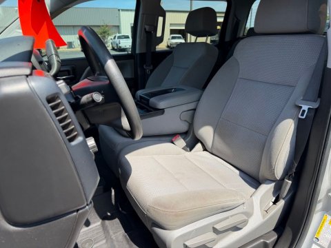 Pre-Owned Silver Ice Metallic 2018 Chevrolet Silverado 1500 Custom 4WD - photo 14 - Stock #X2545