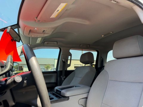 Pre-Owned Silver Ice Metallic 2018 Chevrolet Silverado 1500 Custom 4WD - photo 15 - Stock #X2545