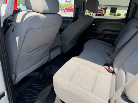 Pre-Owned Silver Ice Metallic 2018 Chevrolet Silverado 1500 Custom 4WD - photo 16 - Stock #X2545