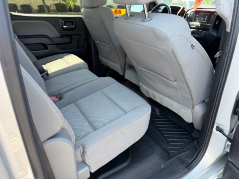Pre-Owned Silver Ice Metallic 2018 Chevrolet Silverado 1500 Custom 4WD - photo 19 - Stock #X2545