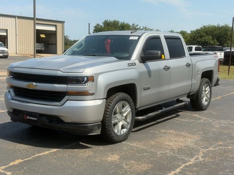 Pre-Owned Silver Ice Metallic 2018 Chevrolet Silverado 1500 Custom 4WD - photo 3 - Stock #X2545
