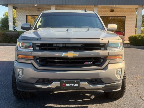 Pre-Owned Pepperdust Metallic 2017 Chevrolet Silverado 1500 LT 4WD - photo 2 - Stock #X2591