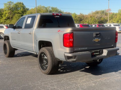 Pre-Owned Pepperdust Metallic 2017 Chevrolet Silverado 1500 LT 4WD - photo 8 - Stock #X2591