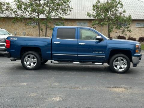 Pre-Owned Deep Ocean Blue Metallic 2015 Chevrolet Silverado 1500 LTZ 4WD - photo 4 - Stock #X2455