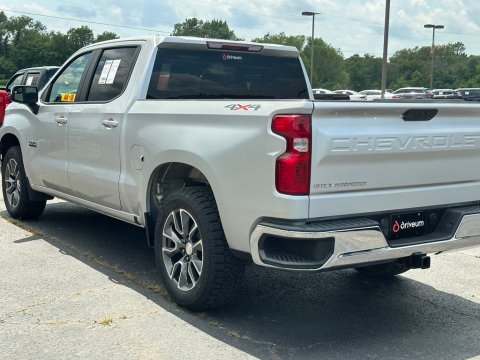 Pre-Owned Silver Ice Metallic 2020 Chevrolet Silverado 1500 LT 4WD - photo 8 - Stock #X2514