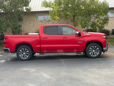 Pre-Owned Red Hot 2020 Chevrolet Silverado 1500 LT 4WD - photo 4 - Stock #X2560