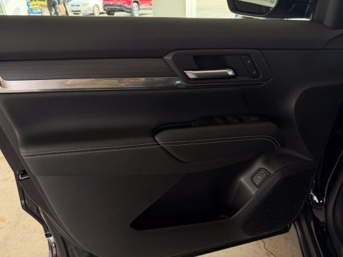 New Ebony Twilight Metallic 2027 GMC Terrain Elevation FWD - photo 12 - Stock #270035