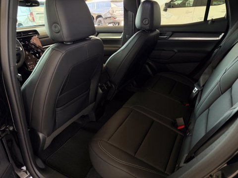New Ebony Twilight Metallic 2027 GMC Terrain Elevation FWD - photo 16 - Stock #270035