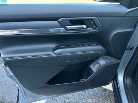 New Sterling Metallic 2026 GMC Terrain Elevation FWD - photo 12 - Stock #260928