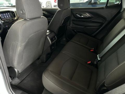 Pre-Owned Summit White 2024 GMC Terrain SLE FWD - photo 16 - Stock #260961A