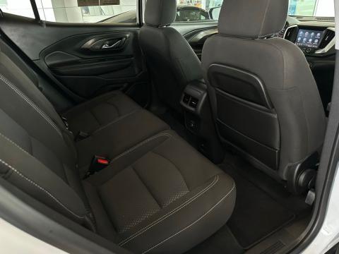 Pre-Owned Summit White 2024 GMC Terrain SLE FWD - photo 19 - Stock #260961A