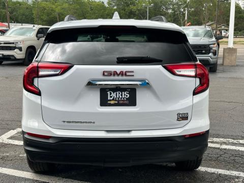 Pre-Owned Summit White 2024 GMC Terrain SLE FWD - photo 5 - Stock #260961A