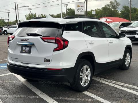 Pre-Owned Summit White 2024 GMC Terrain SLE FWD - photo 6 - Stock #260961A