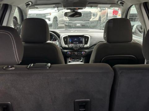 Pre-Owned Summit White 2024 GMC Terrain SLE FWD - photo 9 - Stock #260961A
