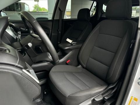 Pre-Owned Summit White 2022 GMC Terrain SLE FWD - photo 12 - Stock #260150A