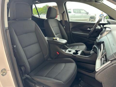 Pre-Owned Summit White 2022 GMC Terrain SLE FWD - photo 15 - Stock #260150A