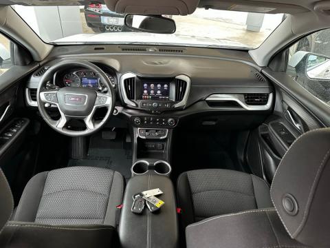 Pre-Owned Summit White 2022 GMC Terrain SLE FWD - photo 18 - Stock #260150A