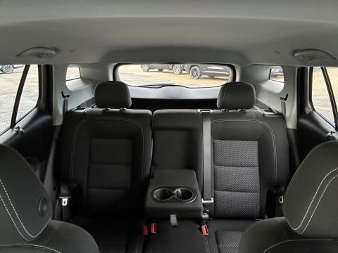 Pre-Owned Summit White 2022 GMC Terrain SLE FWD - photo 24 - Stock #260150A