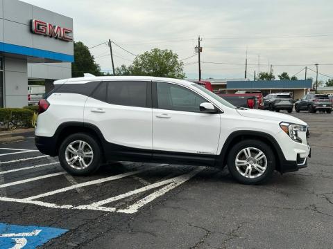 Pre-Owned Summit White 2022 GMC Terrain SLE FWD - photo 3 - Stock #260150A