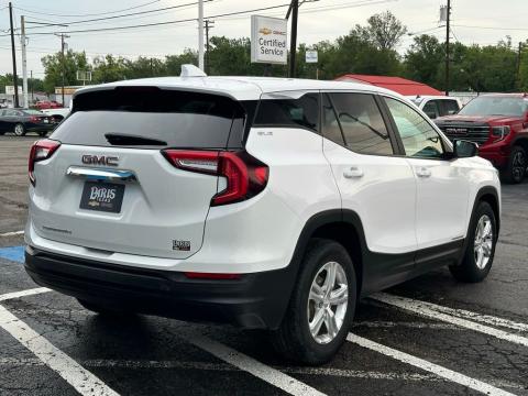 Pre-Owned Summit White 2022 GMC Terrain SLE FWD - photo 6 - Stock #260150A