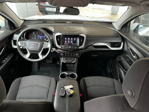 Pre-Owned Summit White 2022 GMC Terrain SLE FWD - photo 18 - Stock #260150A