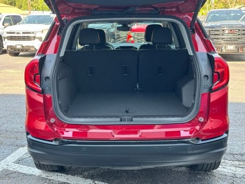 Pre-Owned Volcanic Red Tintcoat 2024 GMC Terrain SLT AWD - photo 8 - Stock #260897B