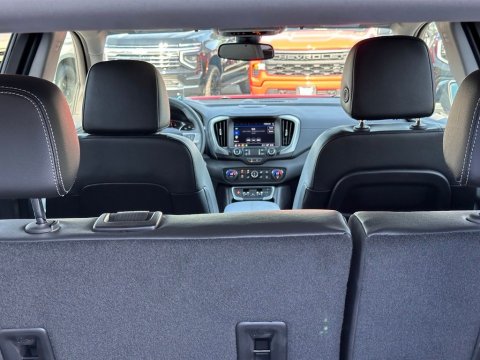Pre-Owned Volcanic Red Tintcoat 2024 GMC Terrain SLT AWD - photo 9 - Stock #260897B